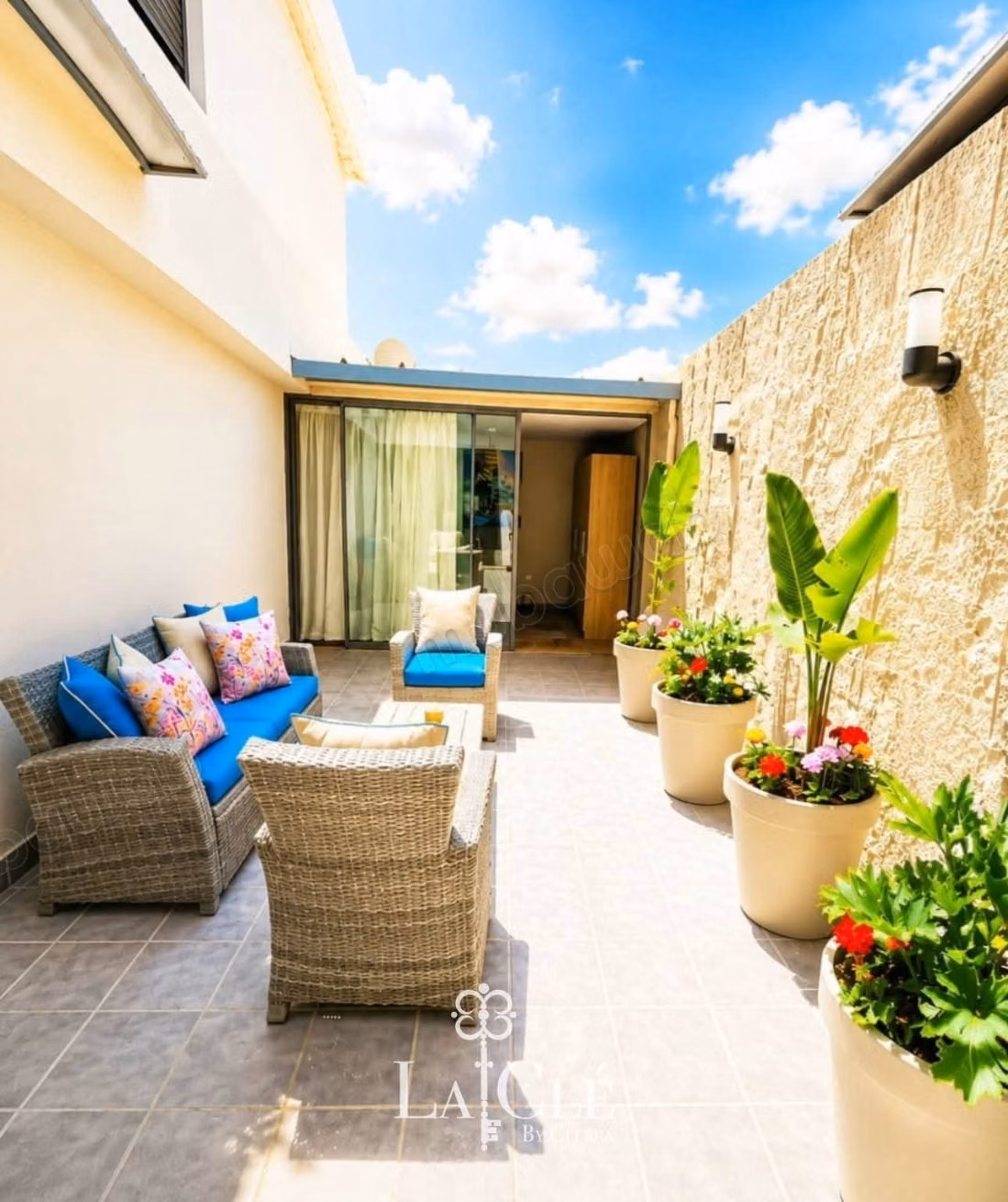 Rental of an apartment in CIL Hay Salam. Total area 79 m². Well furnished