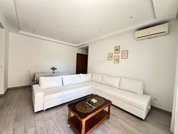 A louer: S2 dans une résidence avec piscine