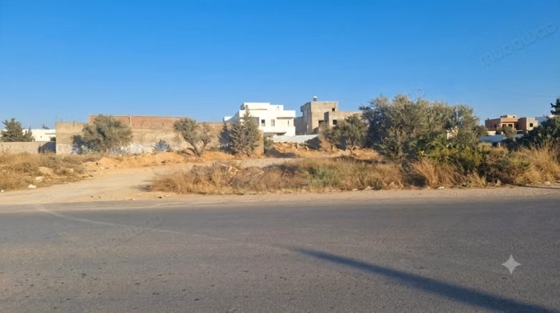 Terrain 560m2 en coin Cebalet Ben Ammar