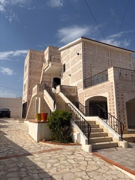 Luxurious villa for sale in Hammamet South. Area 600 m². Well furnished