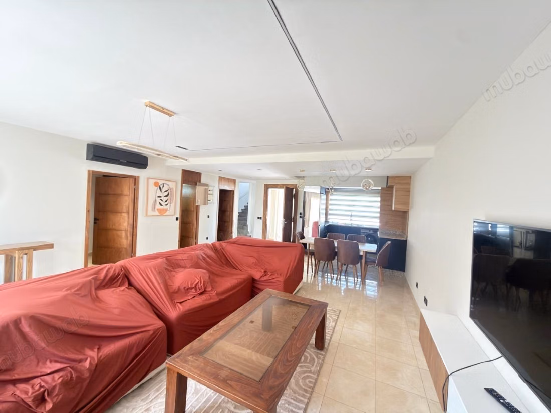 Bella villa moderna reformada en venta 220m2