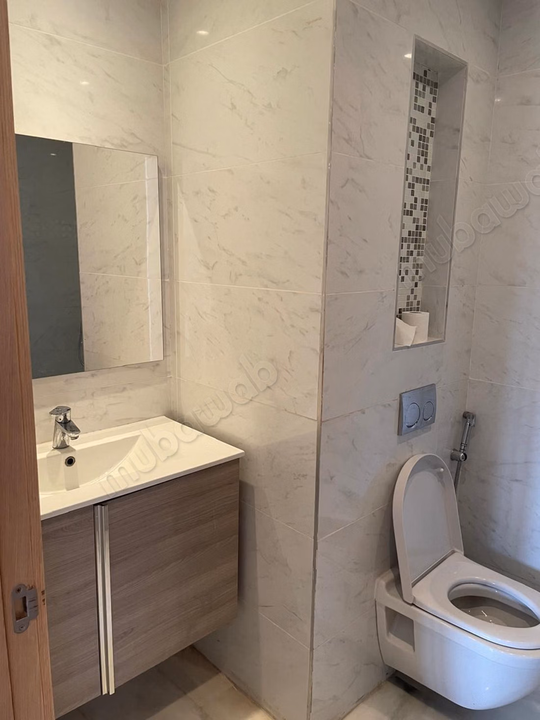 Bell'appartamento in affitto a Riyad. 2 camere confortevoli. Con ascensore e terrazzo