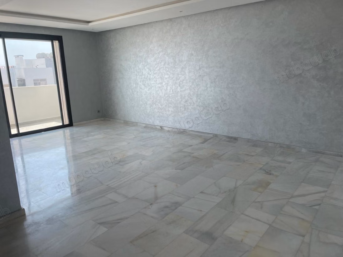 Bell'appartamento in affitto a Riyad. 2 camere confortevoli. Con ascensore e terrazzo