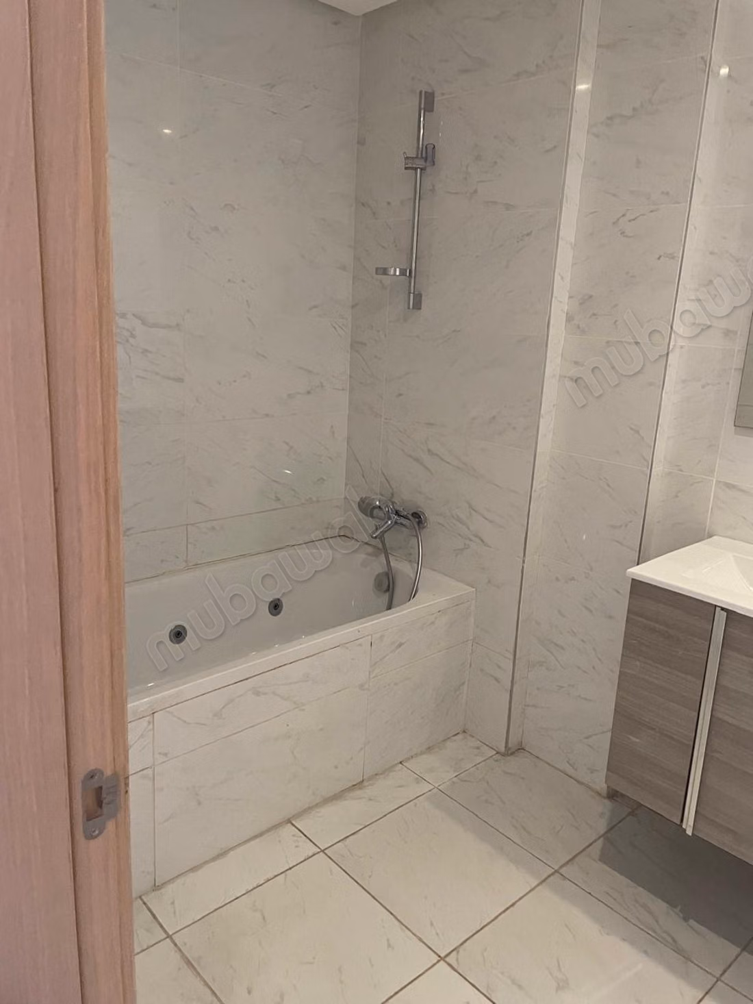 Bell'appartamento in affitto a Riyad. 2 camere confortevoli. Con ascensore e terrazzo