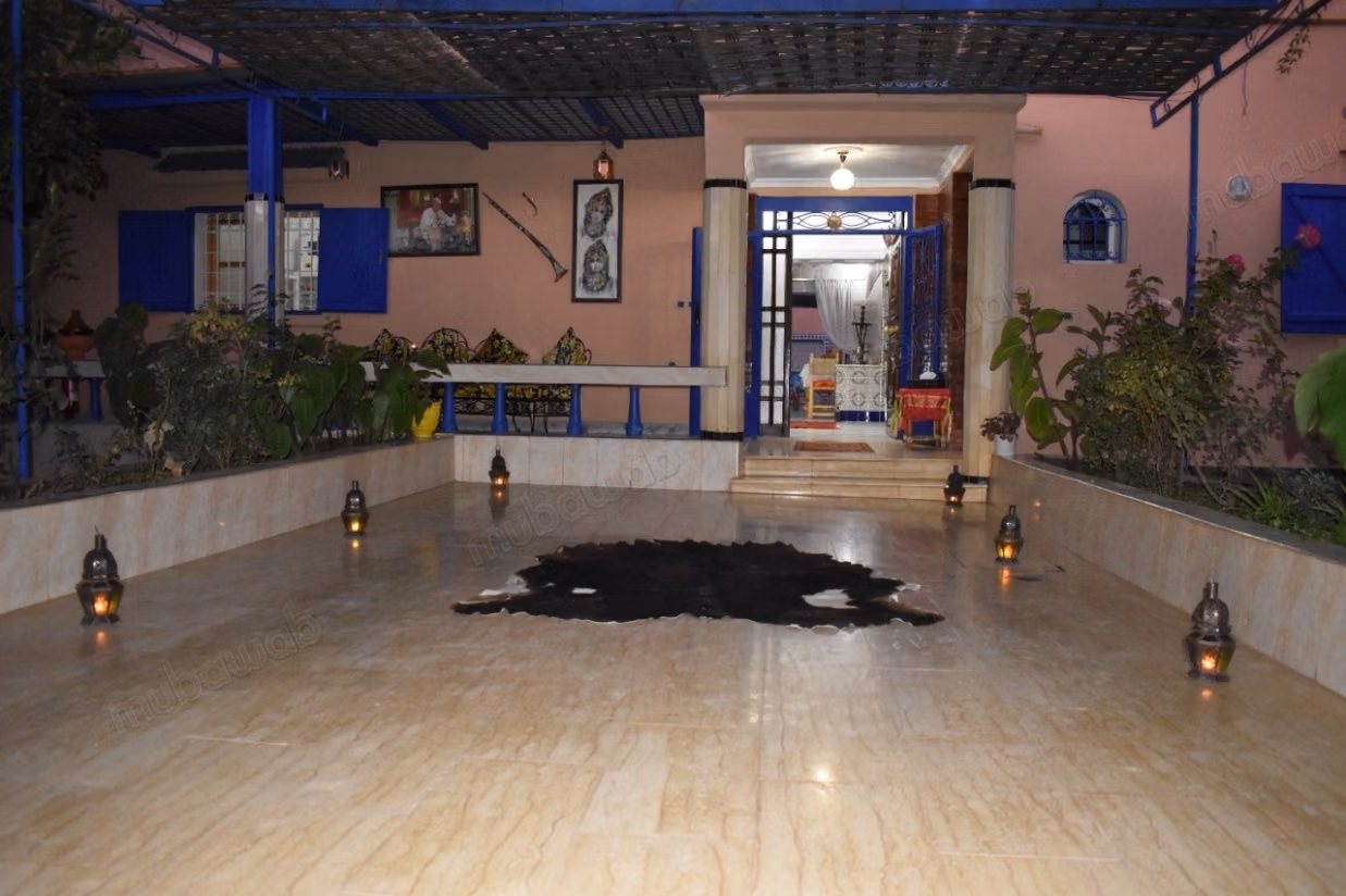 Somptueux Auberge titré à vendre à Amizmiz.
Superficie 699 m²