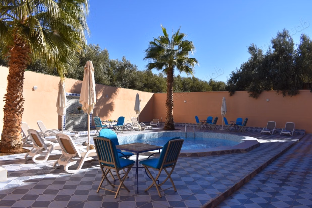 Somptueux Auberge titré à vendre à Amizmiz.
Superficie 699 m²