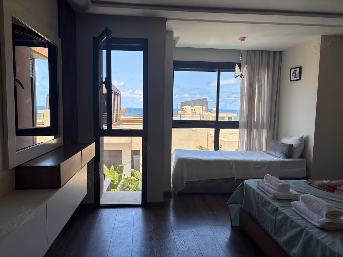 Magnificent villa, sea view, close to the beach