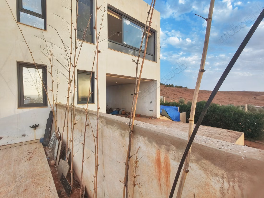 Tenuta agricola in vendita a Jawhara. Superficie 150 m². Sistema di sicurezza