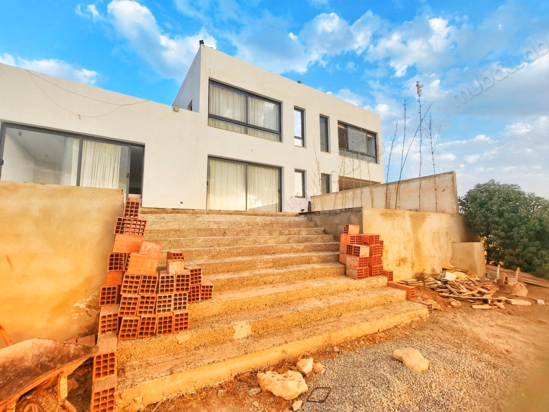 Tenuta agricola in vendita a Jawhara. Superficie 150 m². Sistema di sicurezza