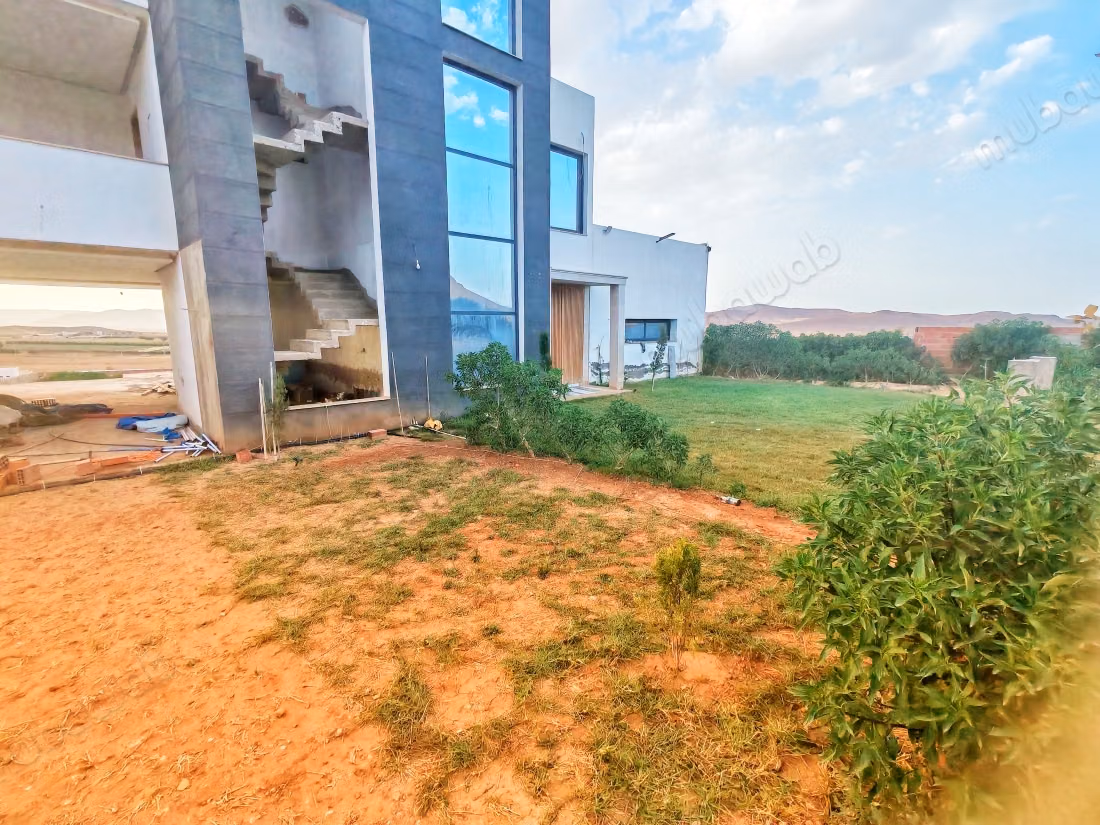 Tenuta agricola in vendita a Jawhara. Superficie 150 m². Sistema di sicurezza
