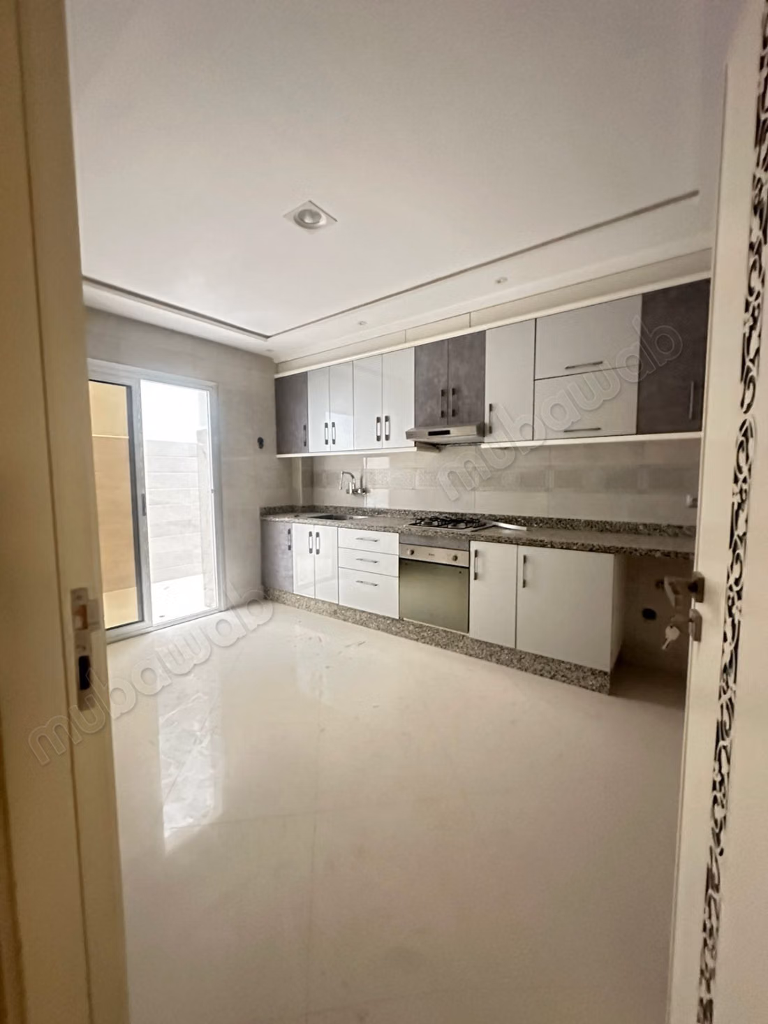 Appartement vide de deux chambres a louer