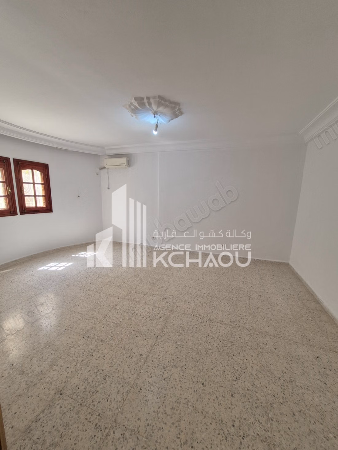 A louer rdc villa a cite ennozha