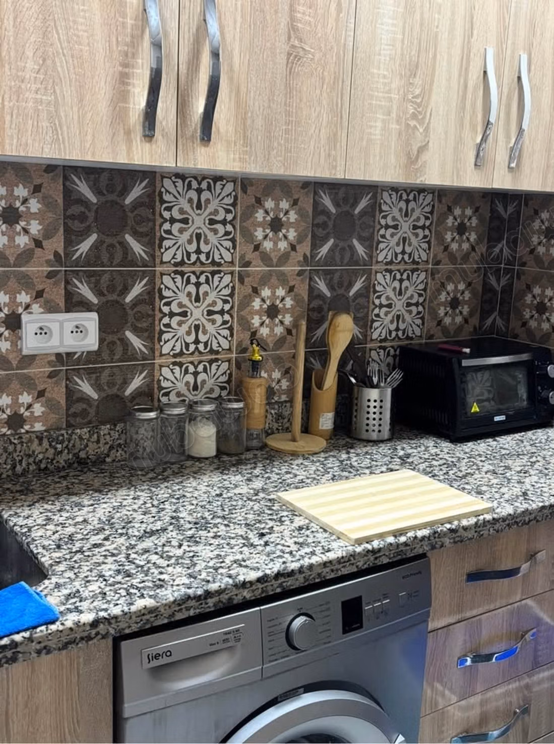 Très bel appartement en location à Tanja Balia. 
2 chambres agréables. 
Meublé