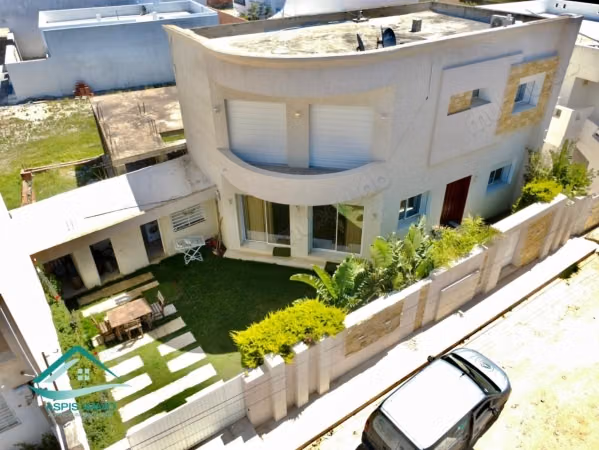 Villa 220 m² à Cité Mirdès Kelibia