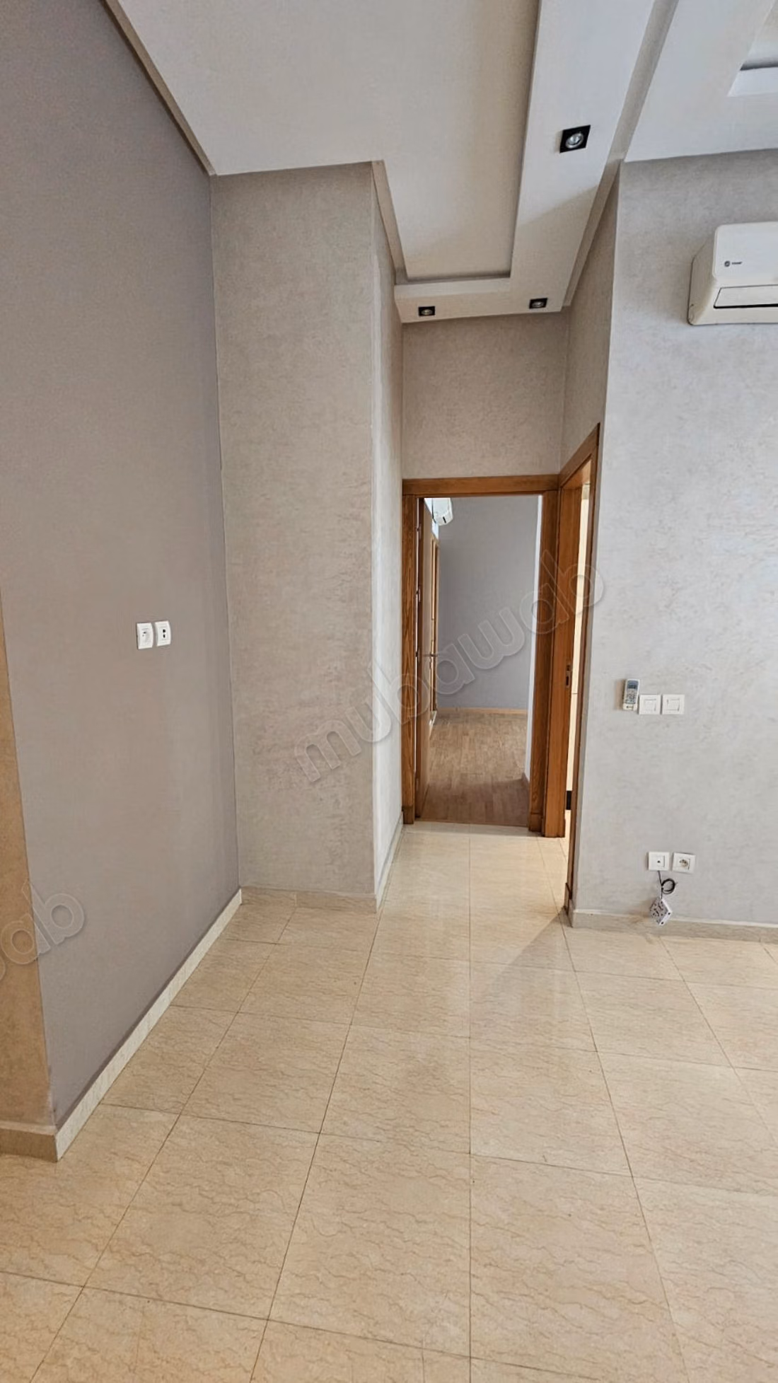 Alquile este apartamento en Haut Agdal. 1 habitación. Con ascensor y terraza