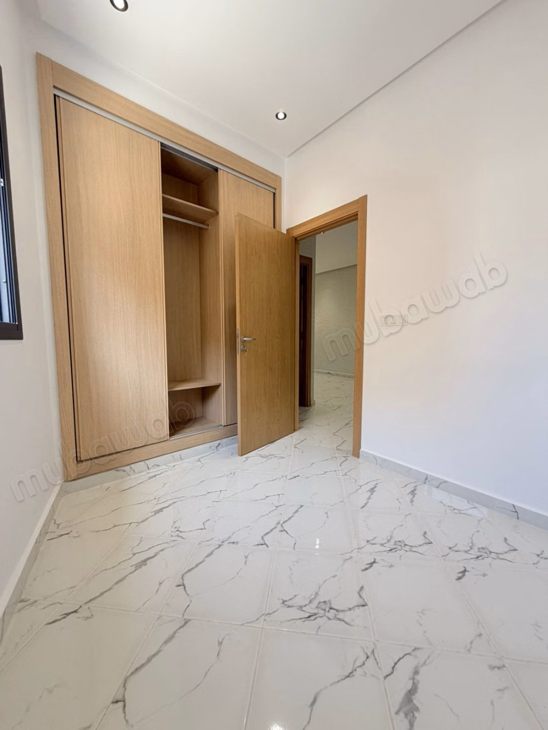 Louez cet appartement à Azib Haj Kaddour. 3 pièces. Résidence sécurisée