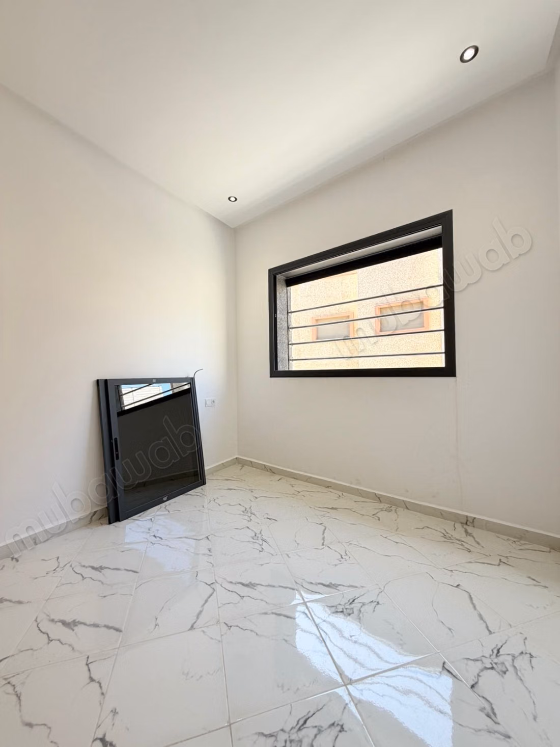 Louez cet appartement à Azib Haj Kaddour. 3 pièces. Résidence sécurisée