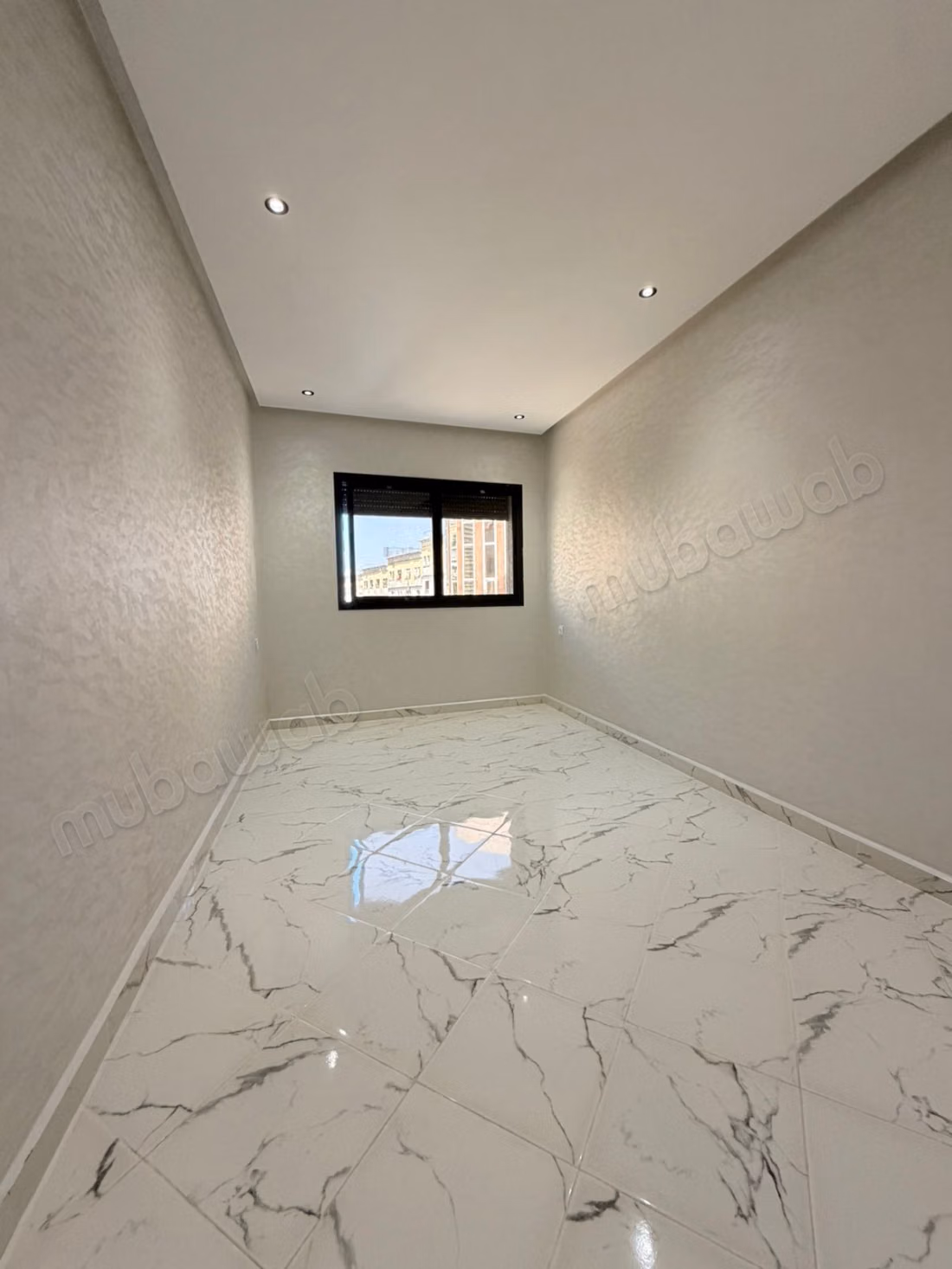 Louez cet appartement à Azib Haj Kaddour. 3 pièces. Résidence sécurisée