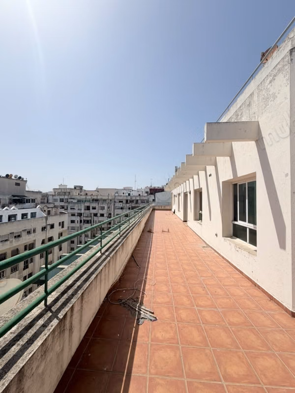 Appartement à vendre centre ville de Tanger 135m habitable plus 64m de terrasse