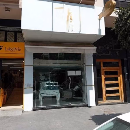 Local commercial à Louer de 71.0 m² à Casablanca, Hopitaux