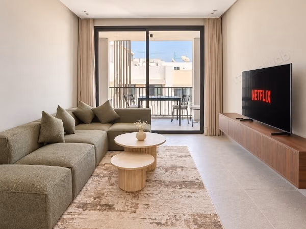Estudio amueblado nuevo con terraza frente a CAFC/CFC