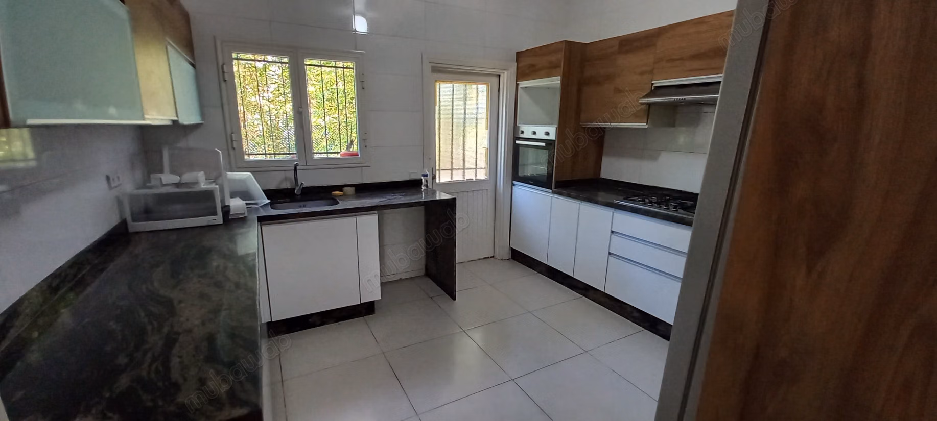 Triplex in affitto ad Ain Diab 4 camere 22000 dhs