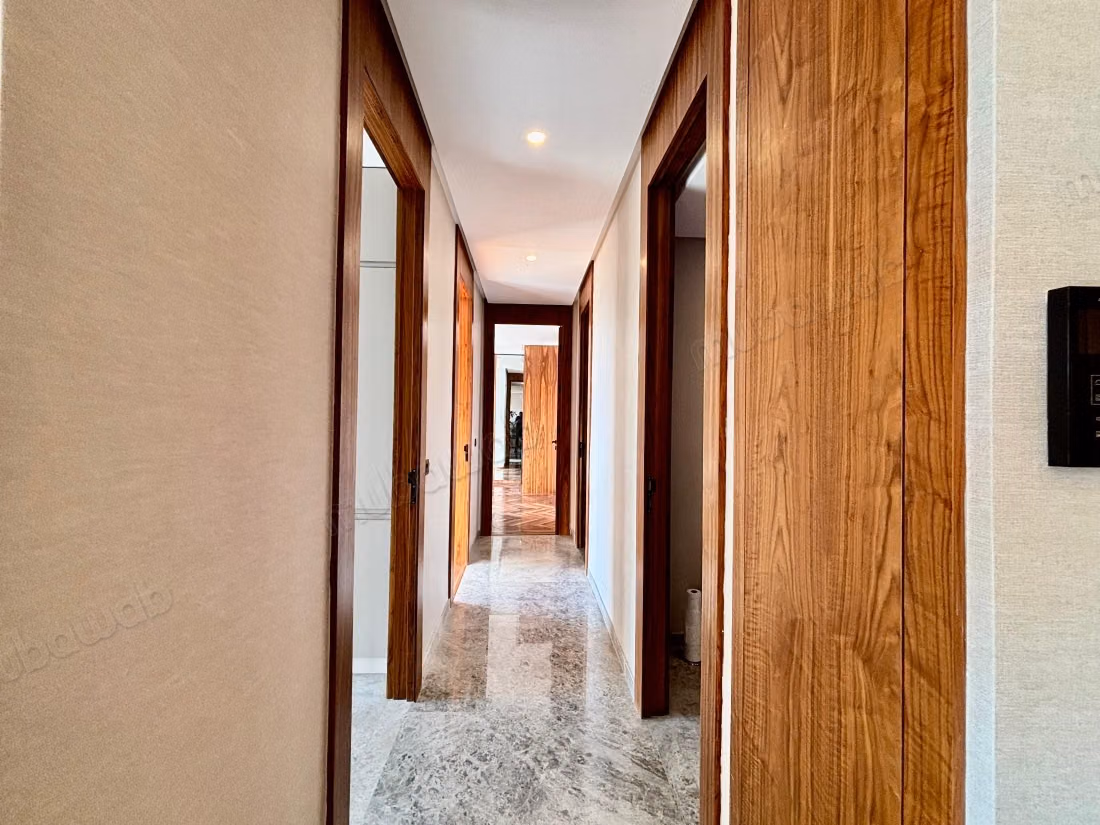 Appartement deux chambres meuble avec vue sur parc