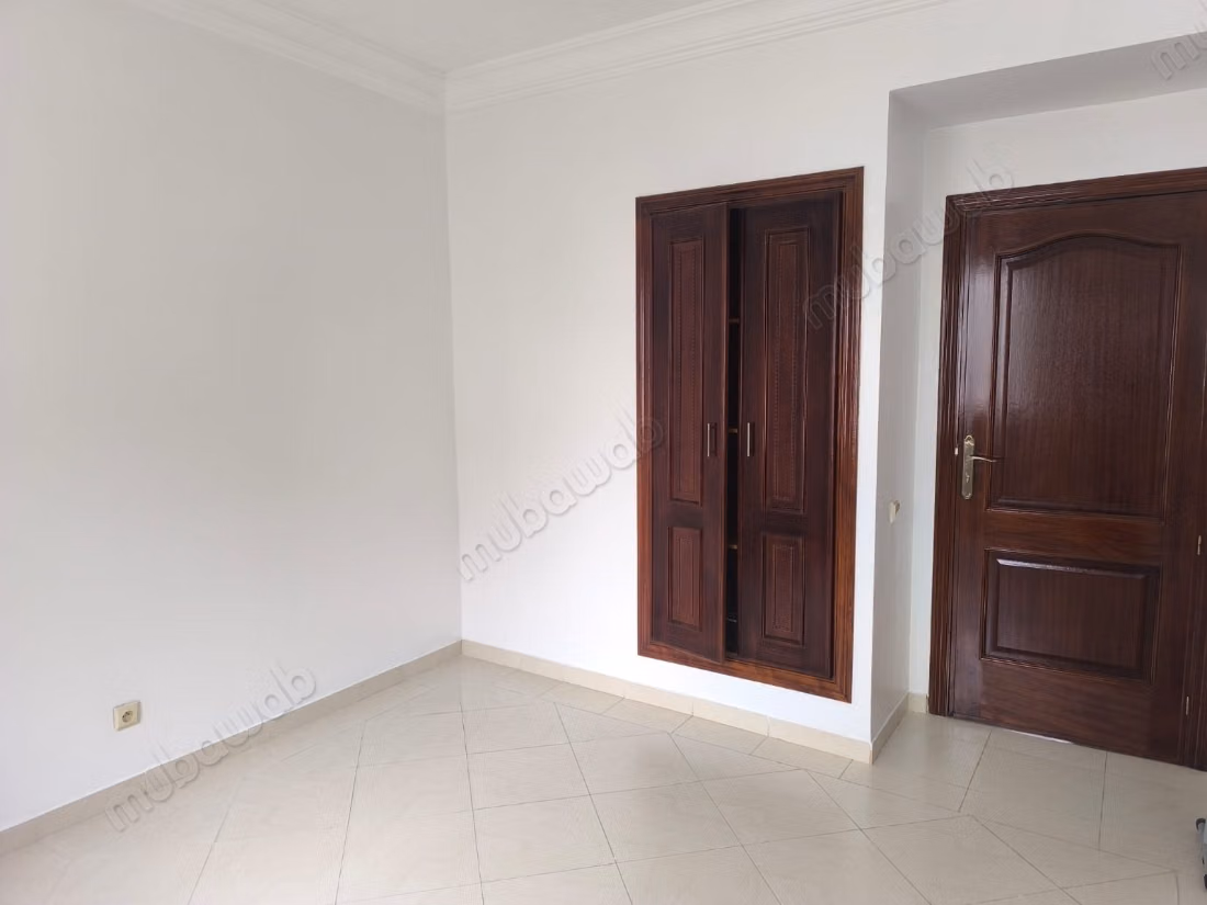 À louer appartement non meublé 107m² 4ème étag
