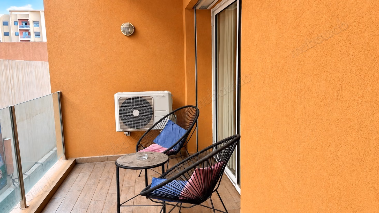 Studio 80m² Meublé Av. Hassan II 
Face Gare