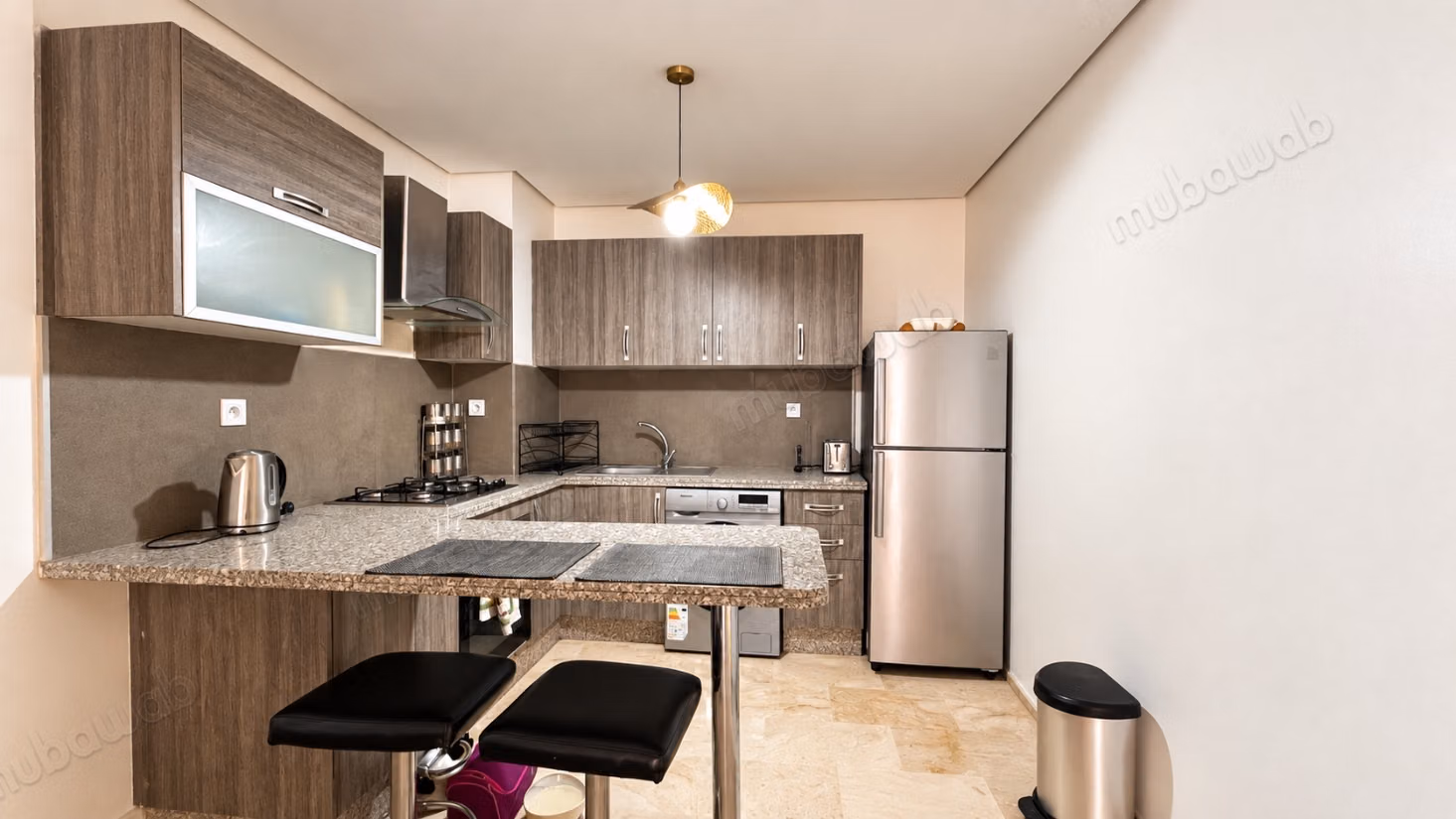 Studio 80m² Meublé Av. Hassan II 
Face Gare