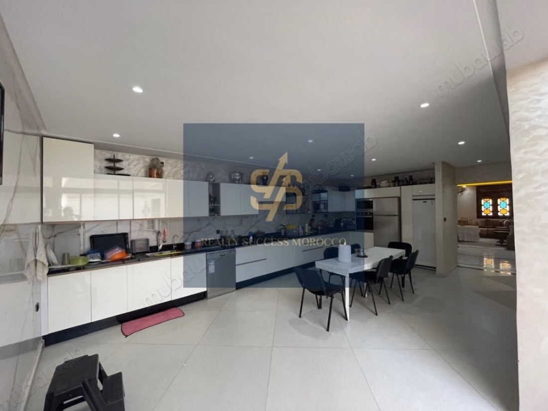 Maison R2 de 530m² a Vendre a Sidi Maarouf