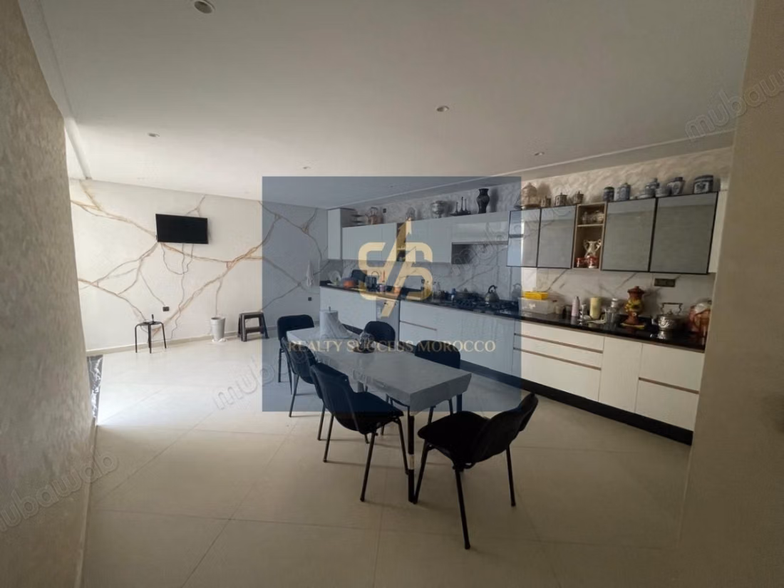 Maison R2 de 530m² a Vendre a Sidi Maarouf