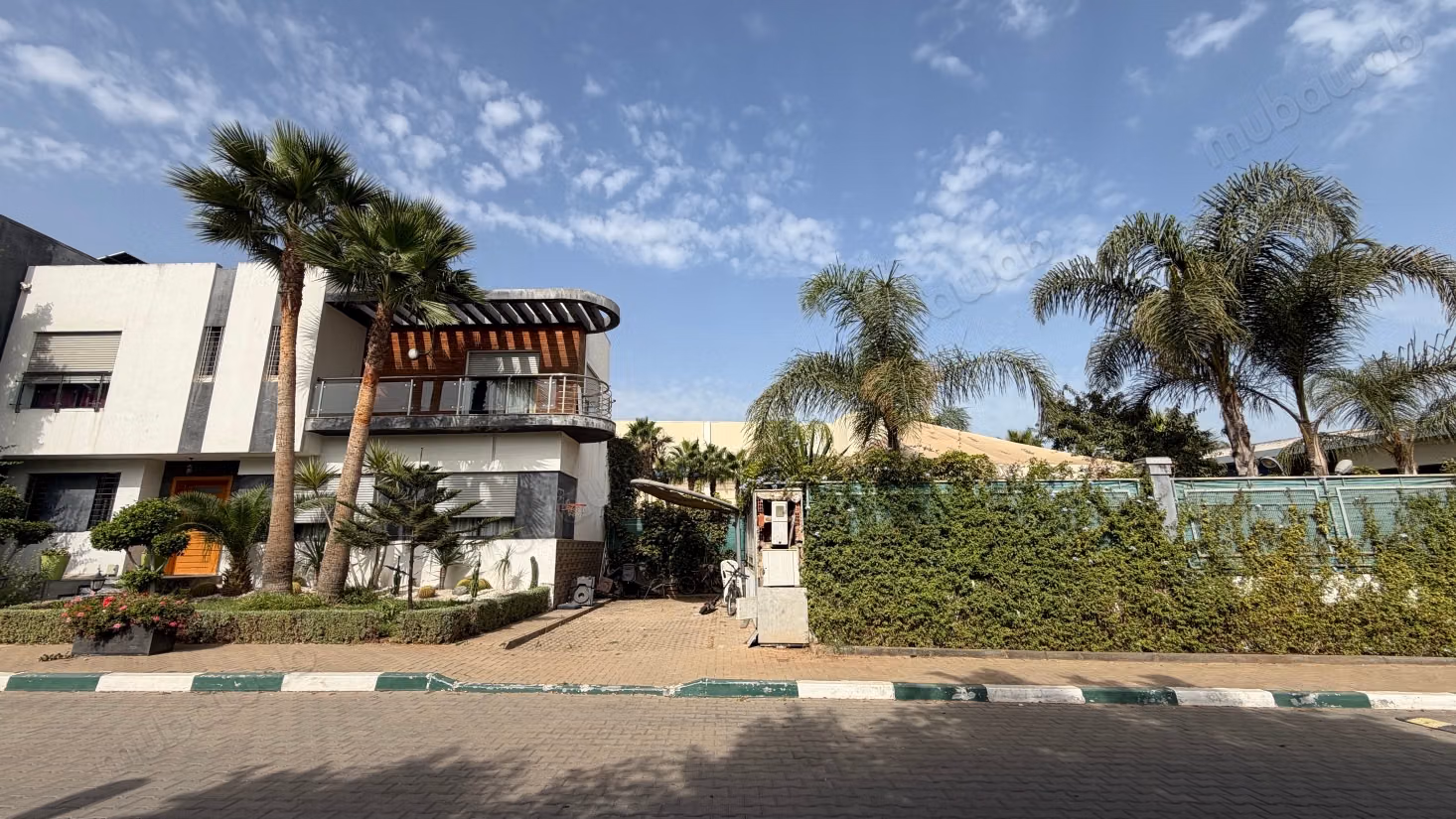 Villa de excepción en venta - 700 m² construidos en 3 niveles