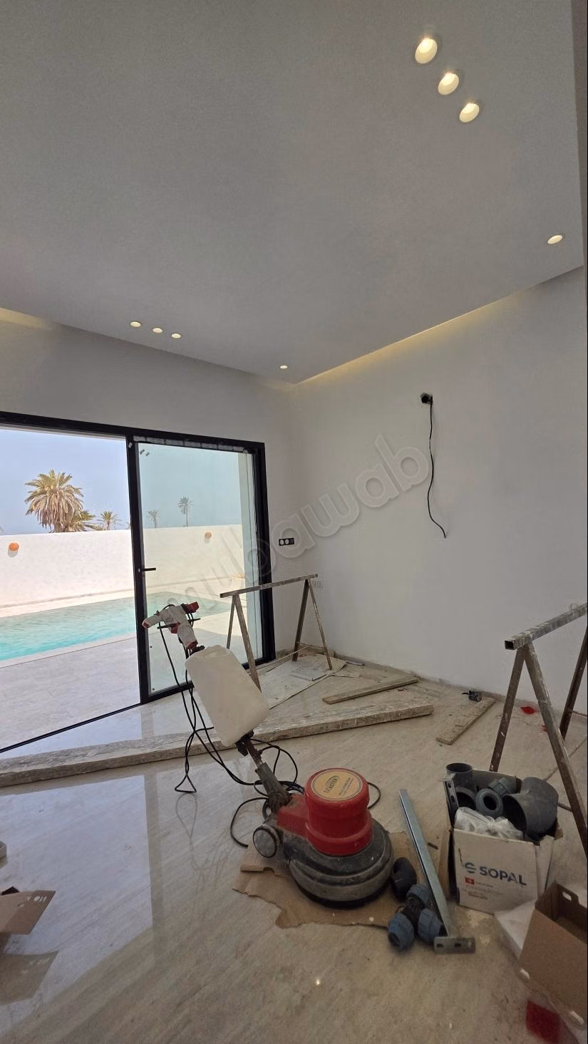 منزل فاخر للبيع في هومت سوك. المساحة 640 م². مفروش