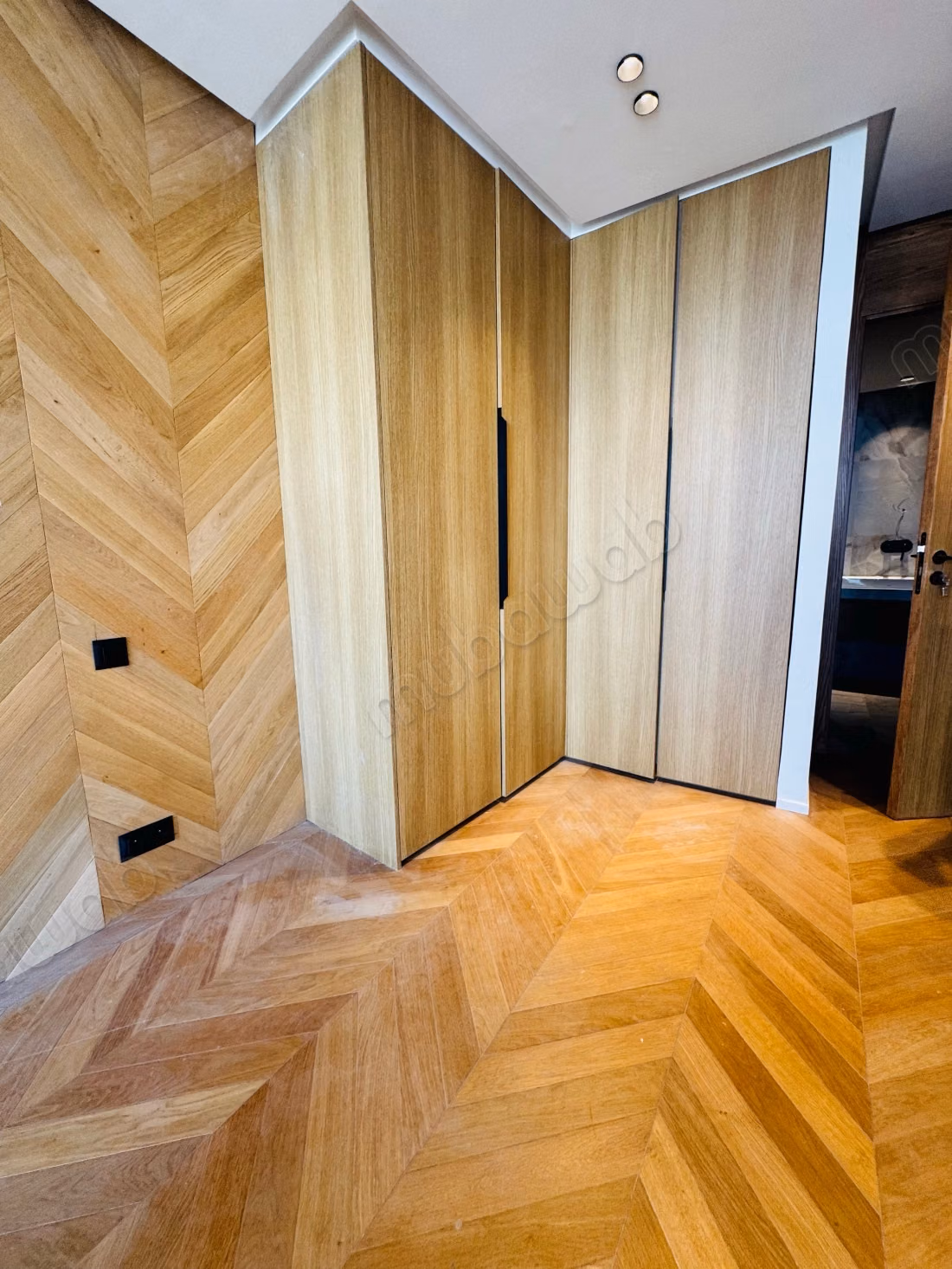 Duplex palmier 120 metres avendre