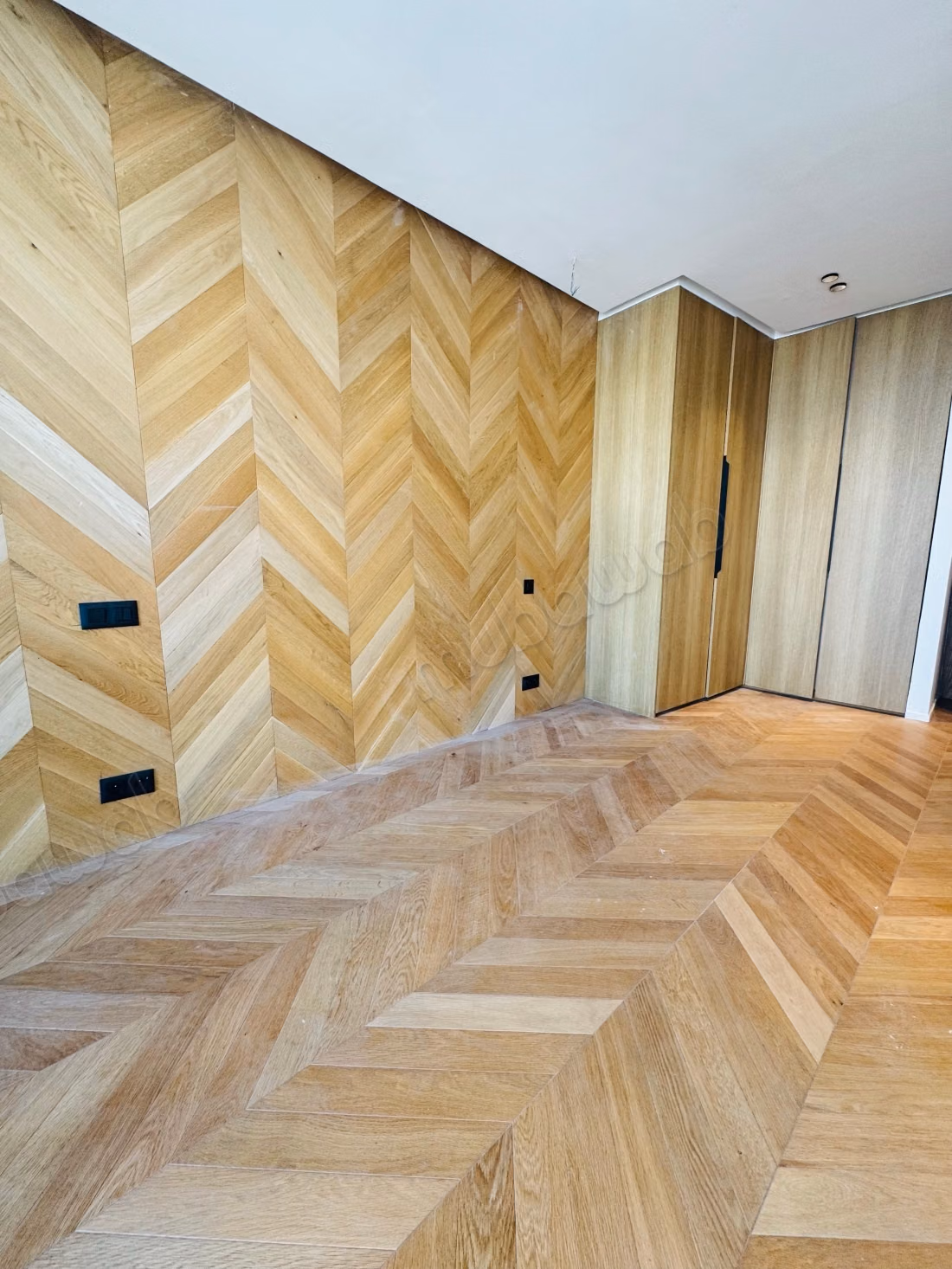 Duplex palmier 120 metres avendre