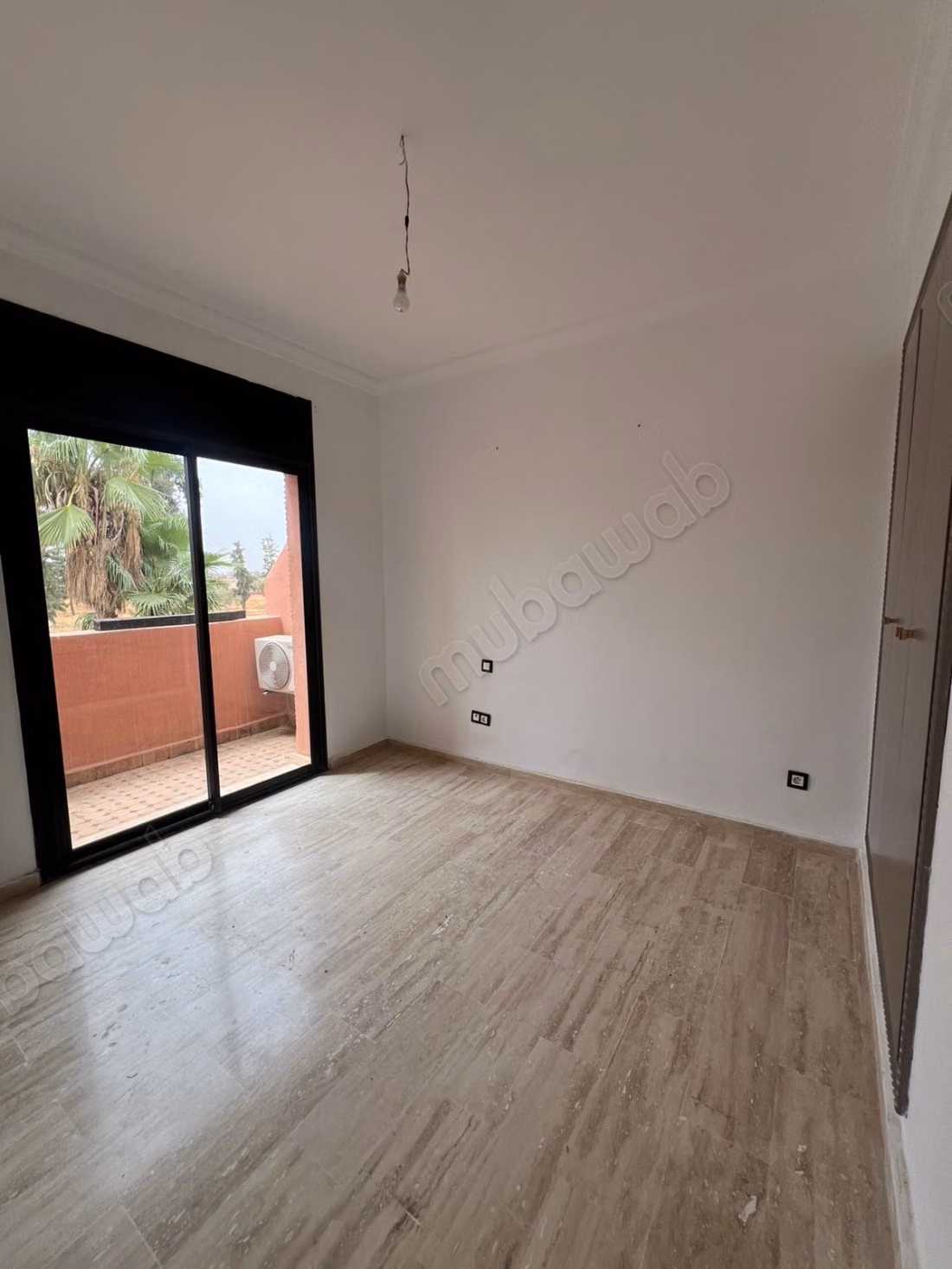 Villa in beveiligde residentie km8 Fezweg