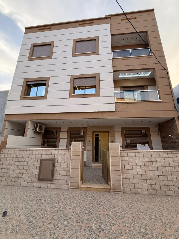 Te koop: Appartement in Saidia. 3 kamers. Sterke en duurzame deur met centraal verwarmingssysteem