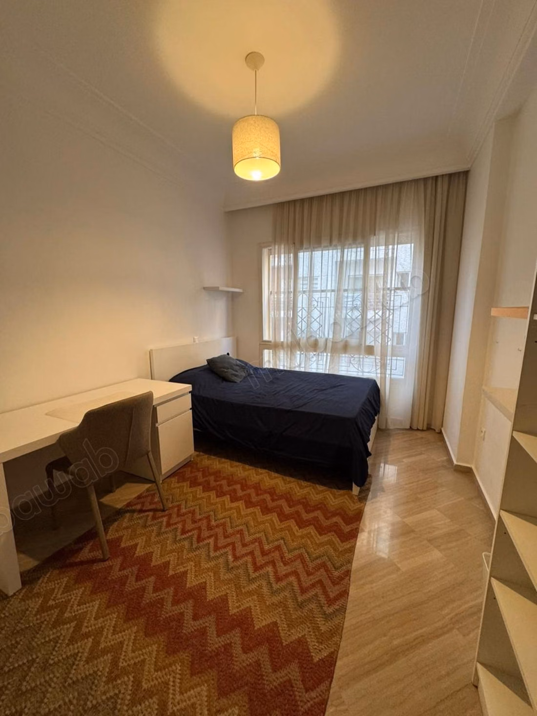 Très bel appartement meublé en location aux princesses. 3 belles chambres. Bon Standing