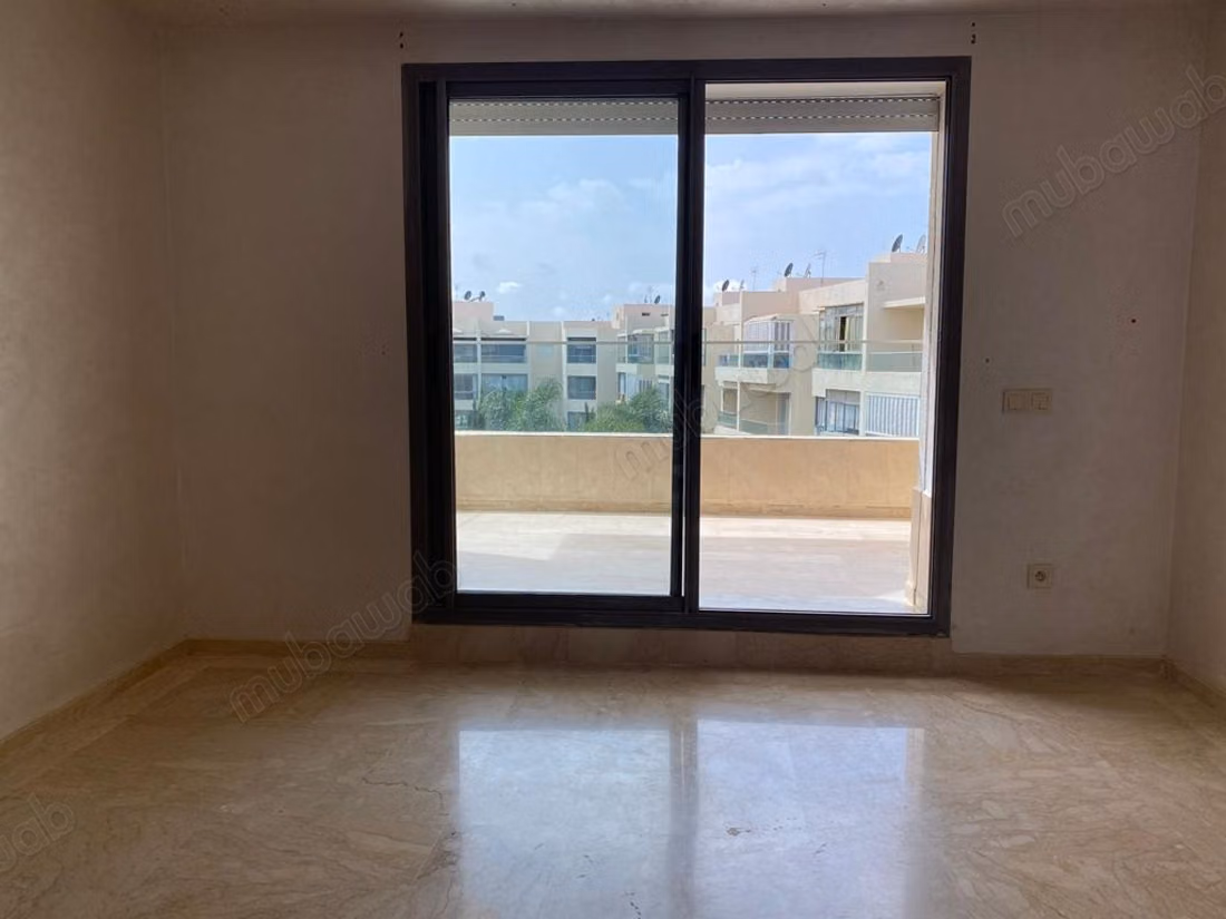 Mimoza appartement vide dernier etage