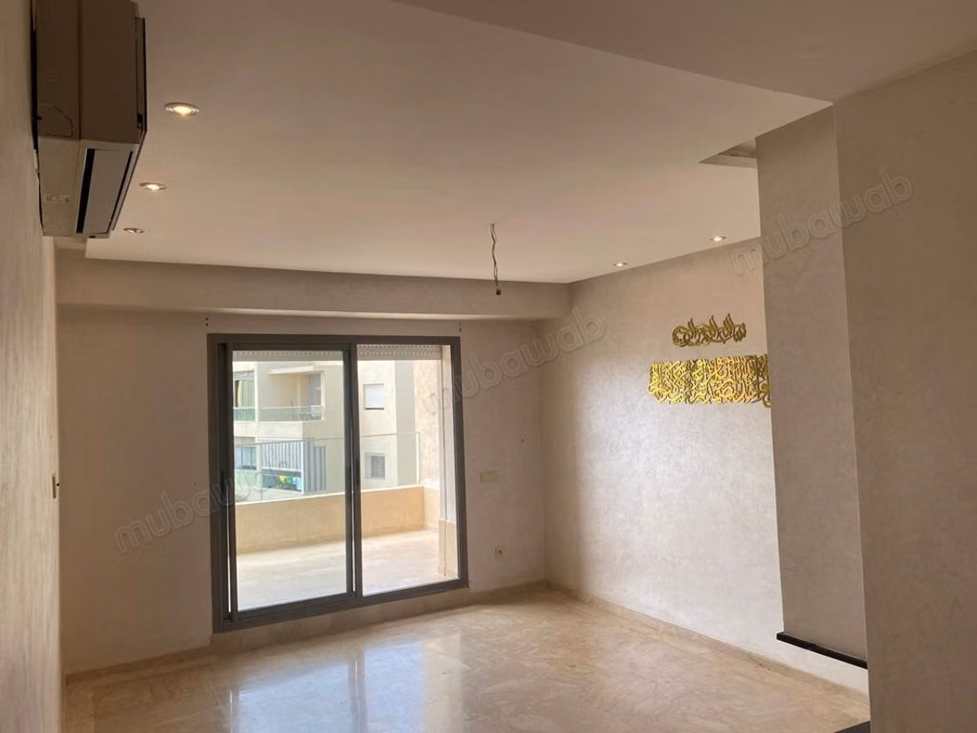 Mimoza appartement vide dernier etage