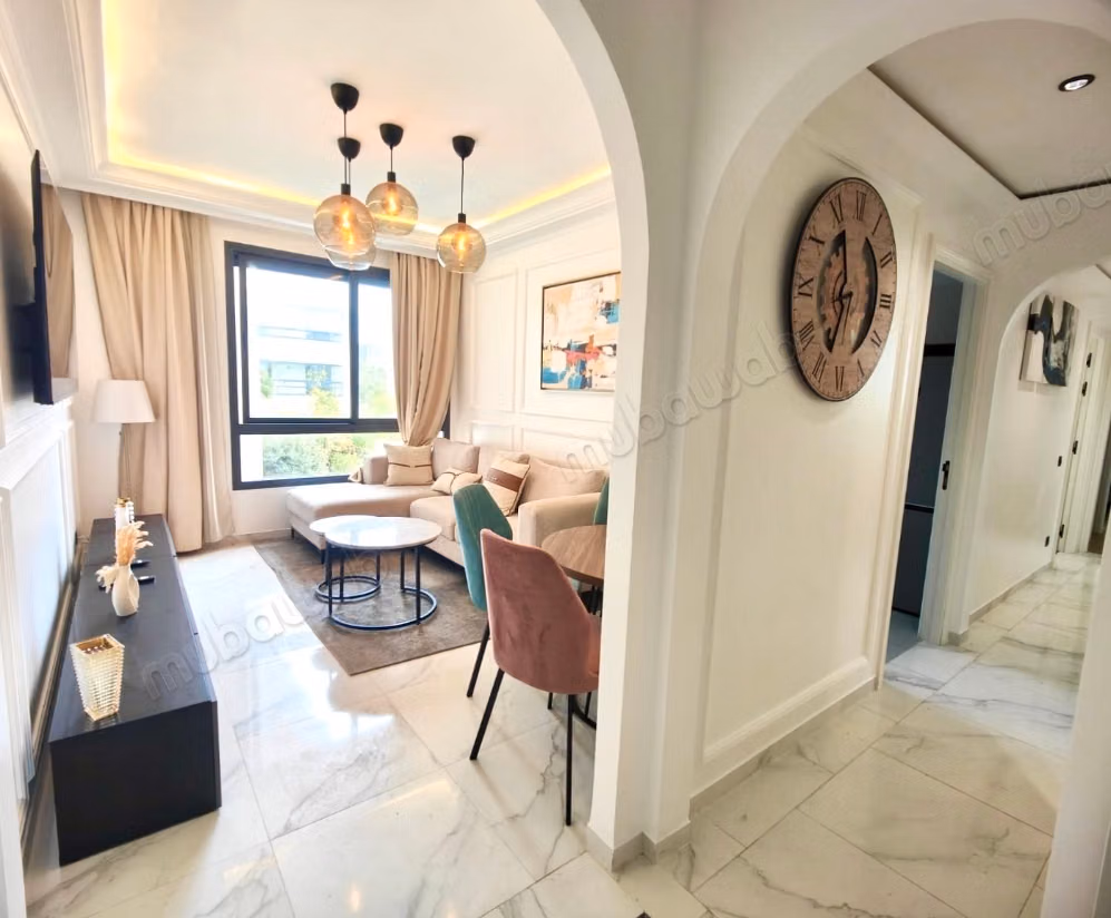 En Vente Meublé: Magnifique Appartement 3 chambres dans une résidence fermé avec piscine salle de sport et espaces verts au Cœur du Quartier Domaine D’Anfa à Casablanca — 3