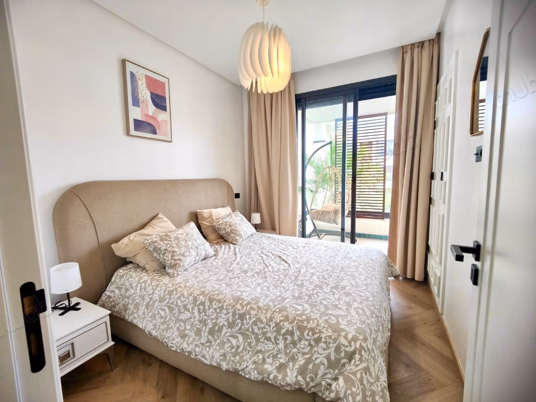 En Vente Meublé: Magnifique Appartement 3 chambres dans une résidence fermé avec piscine salle de sport et espaces verts au Cœur du Quartier Domaine D’Anfa à Casablanca — 5