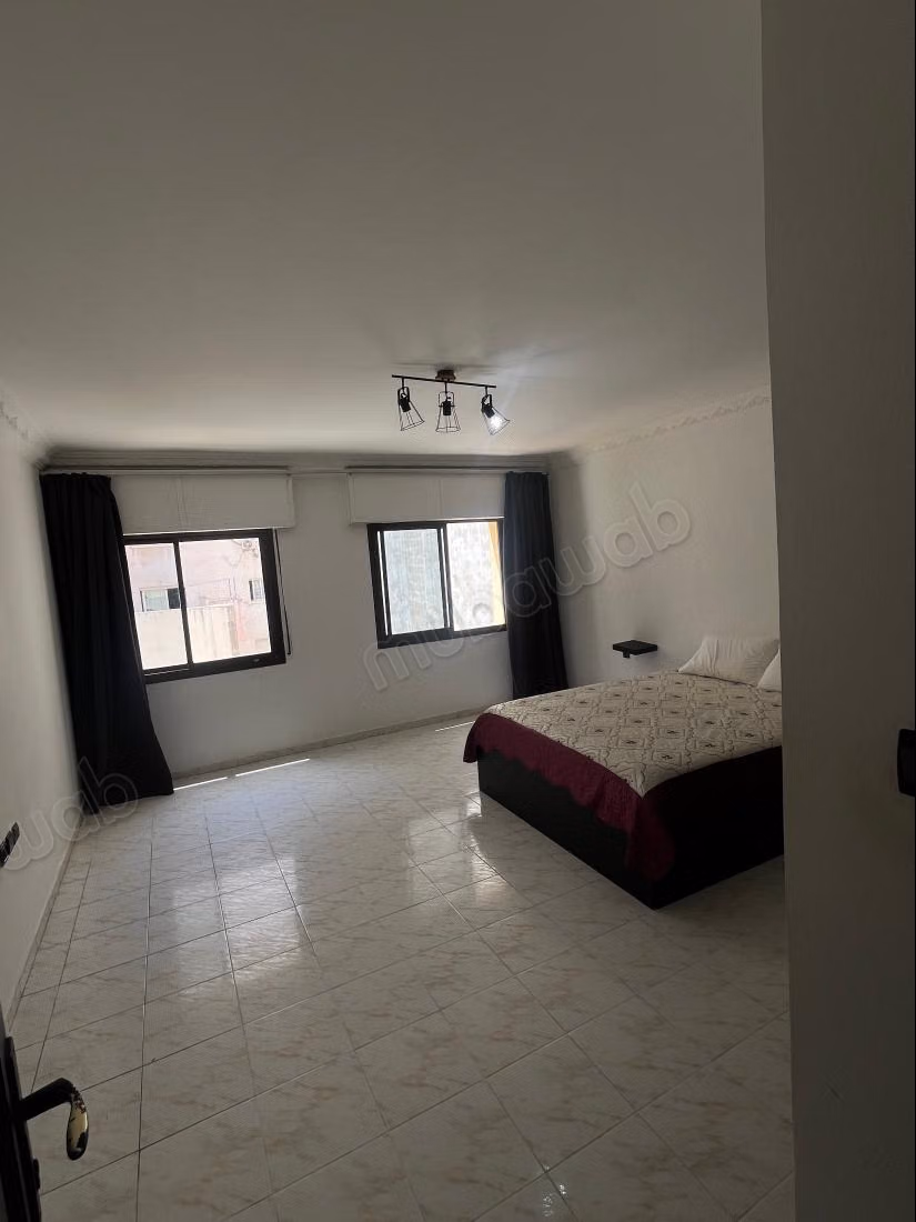Bel appartement à louer à Mozart. Superficie totale 150 m². Meublé