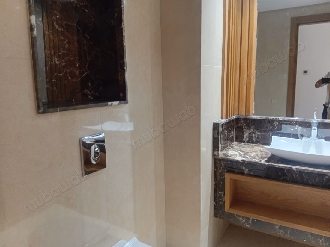 Appartement vide 320M² à Louer à CFC