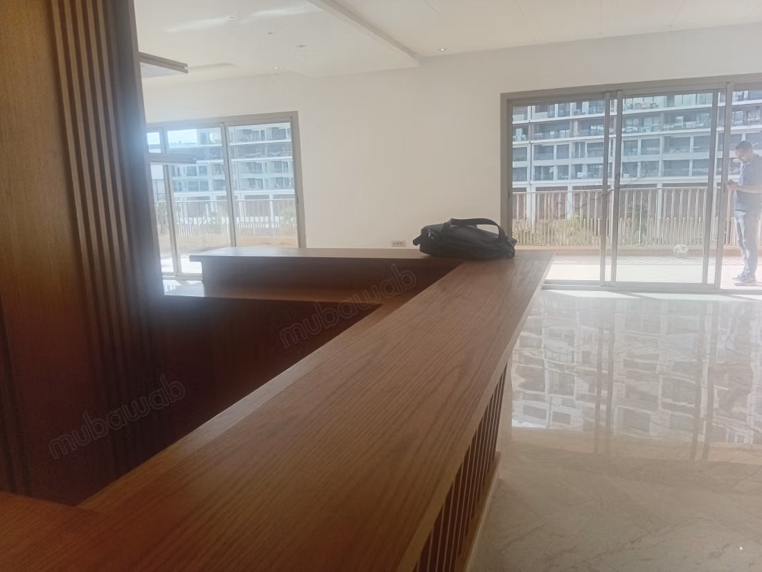 Appartement vide 320M² à Louer à CFC