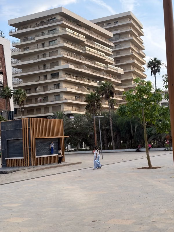Appartement vide 320M² à Louer à CFC