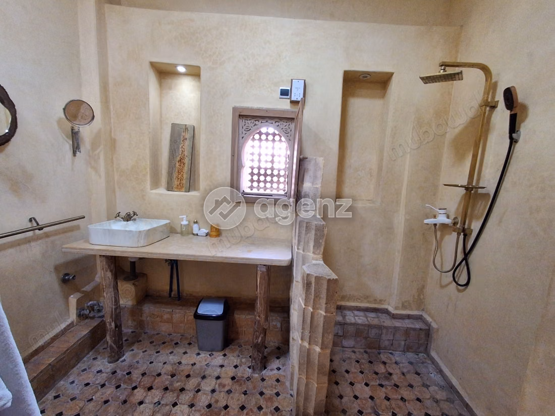 Riad à vendre 132 m², 7 chambres Bab Chaafa Salé