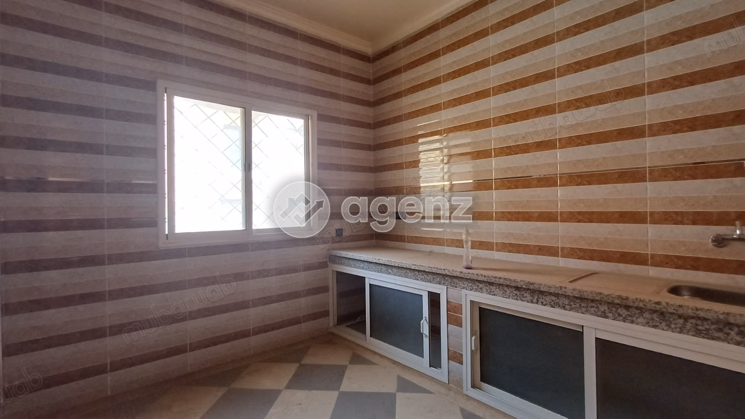 Casa in vendita 597 m², 8 camere Hay Al Massar Marrakech