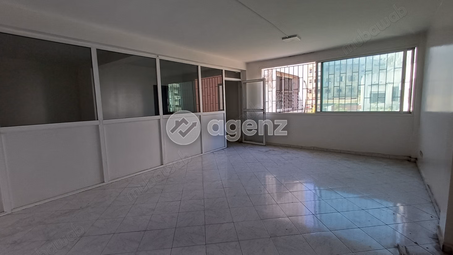 Bureau à vendre 74 m² Moulay Youssef Casablanca